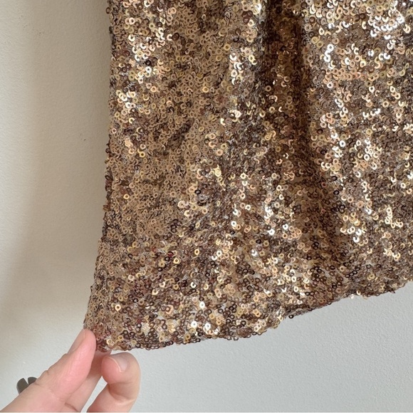 ALICE + OLIVIA • Barret Sequin Blouson Top in Gold - Picture 11 of 13